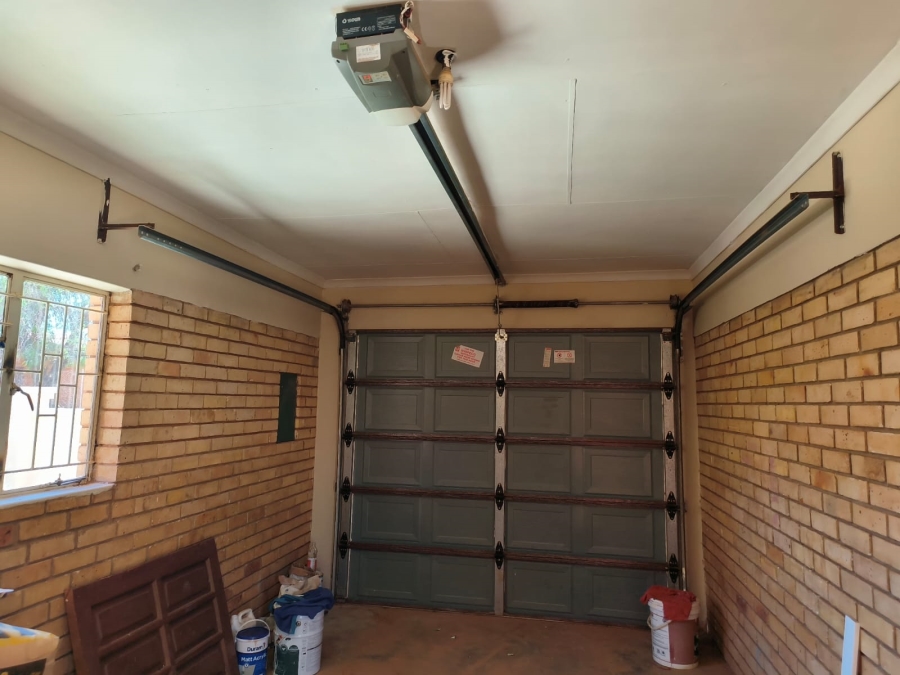 To Let 3 Bedroom Property for Rent in Jouberton North West